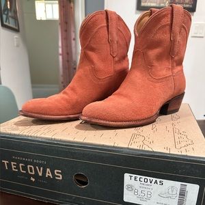 Tecovas “The Lucy” western style suede booties in Desert Rose, size 8.5